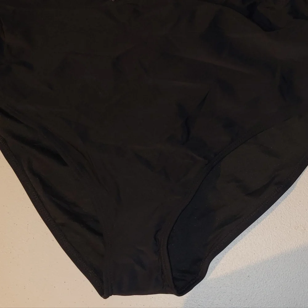 Black and Tan Floral Rose Ruffle Layered Women's One-piece Swimsuit, XXL, NWOT - Picture 9 of 12